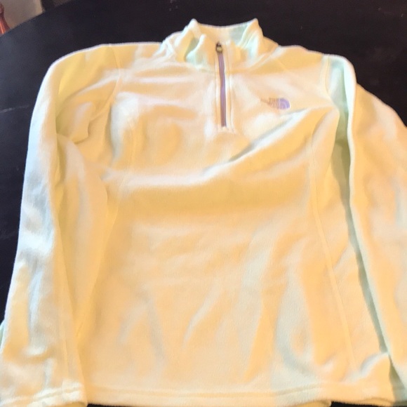 The North Face Tops - The North Face Fleece Women’s Small 1/4 Zip 💕